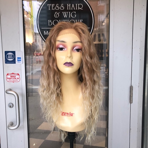Wig lacefront long blonde 27/613 loose curly wavy ash blonde main image 8